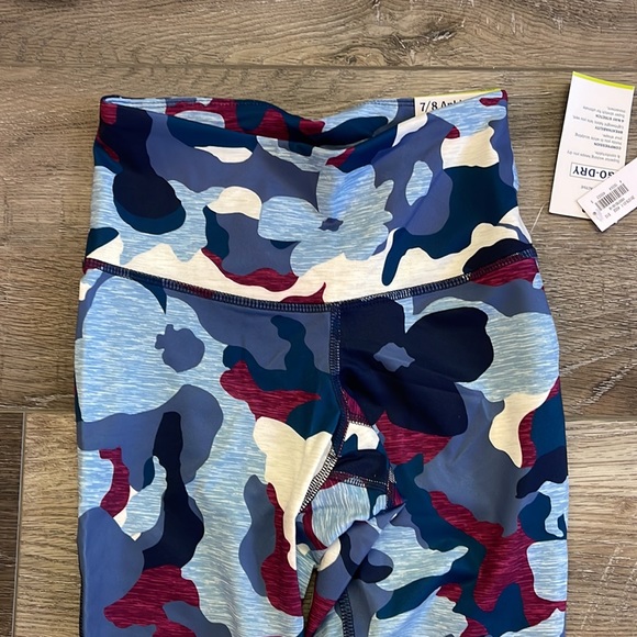 Old Navy 7/8 leggings NWT Size XSP - Picture 2 of 3